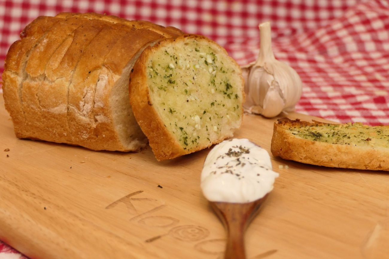 Kako kupovni kruh pretvoriti u domaću deliciju
